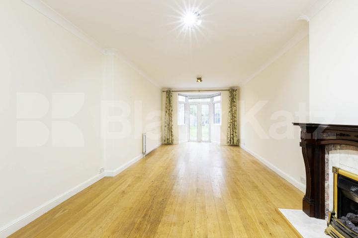 			3 Bedroom, 1 bath, 1 reception House			 Wormholt Road, Shepherds Bush